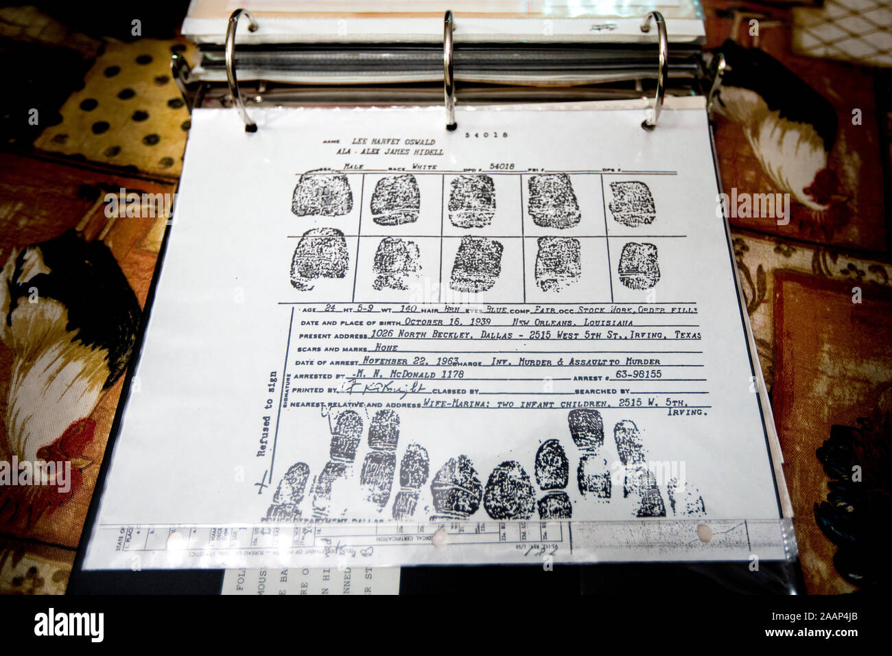 Die finger Druck von Lee Harvey Oswald. Jim Leavelle war der Dallas Polizei Abteilung Mordkommission, die am 24. November 1963, Begleitung John F. Kennedy Mörder Lee Harvey Oswald war durch den Keller von Dallas Polizei Hauptquartier, wenn Oswald von Jack Ruby erschossen wurde. Jim Leavelle starb am 29 August 2019. Stockfoto