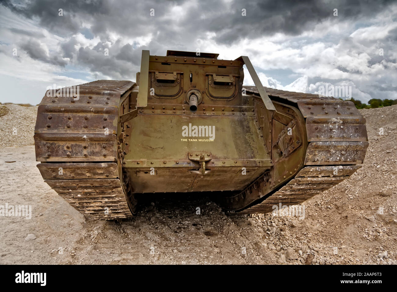 Volle Größe Der bovington der Tank Museum, die Replik einer WW1 British MK IV Tank, der im Film 2011 "Krieg Pferd" abgebildeten Empfohlene Stockfoto