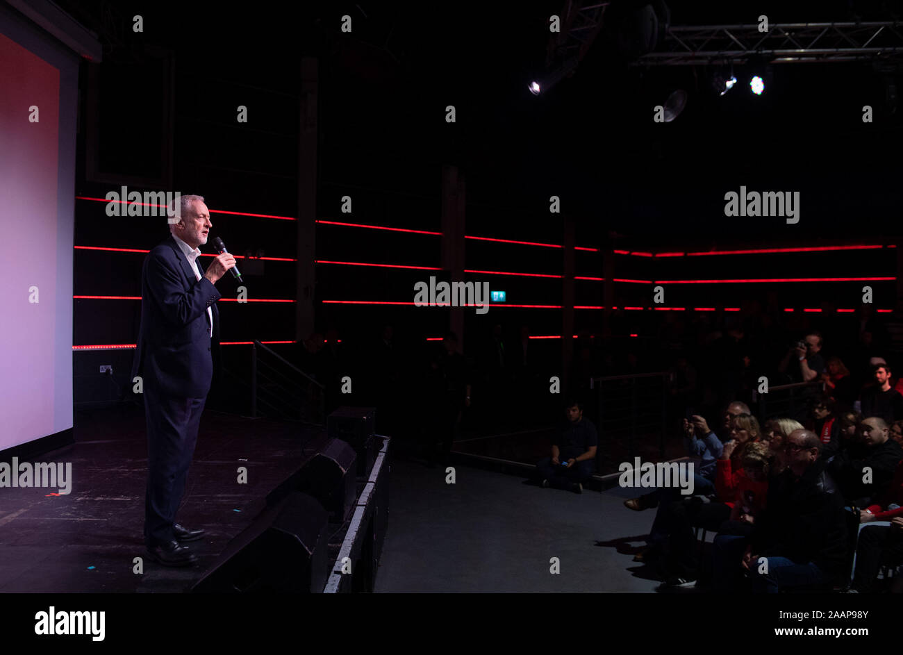 Labour-führer Jeremy Corbyn beim Start von Jugend Manifest der Partei an der Loughborough Students' Union in Loughborough. Stockfoto