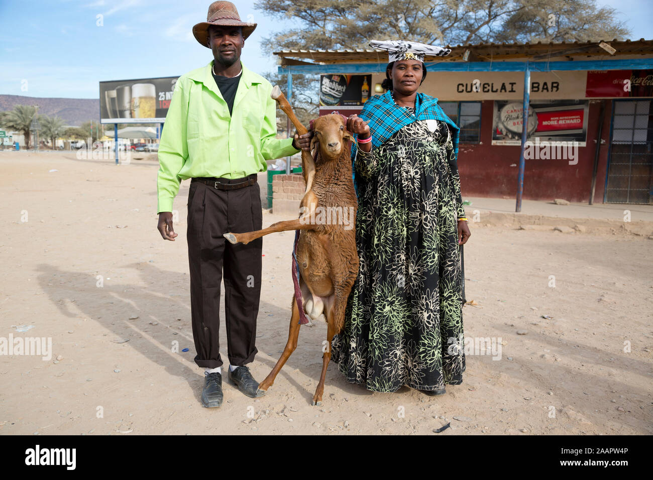 Porträt der Herero in Opuwo Stadt, Namibia, Afrika Stockfoto