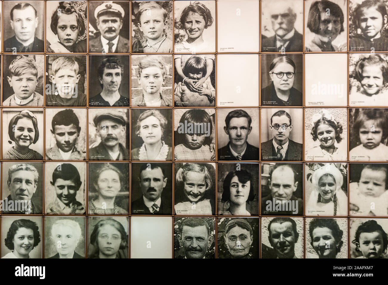 Fotografien von einigen der Opfer der NS-Massaker 1944, Oradour-sur-Glane, Frankreich, Europa. Stockfoto