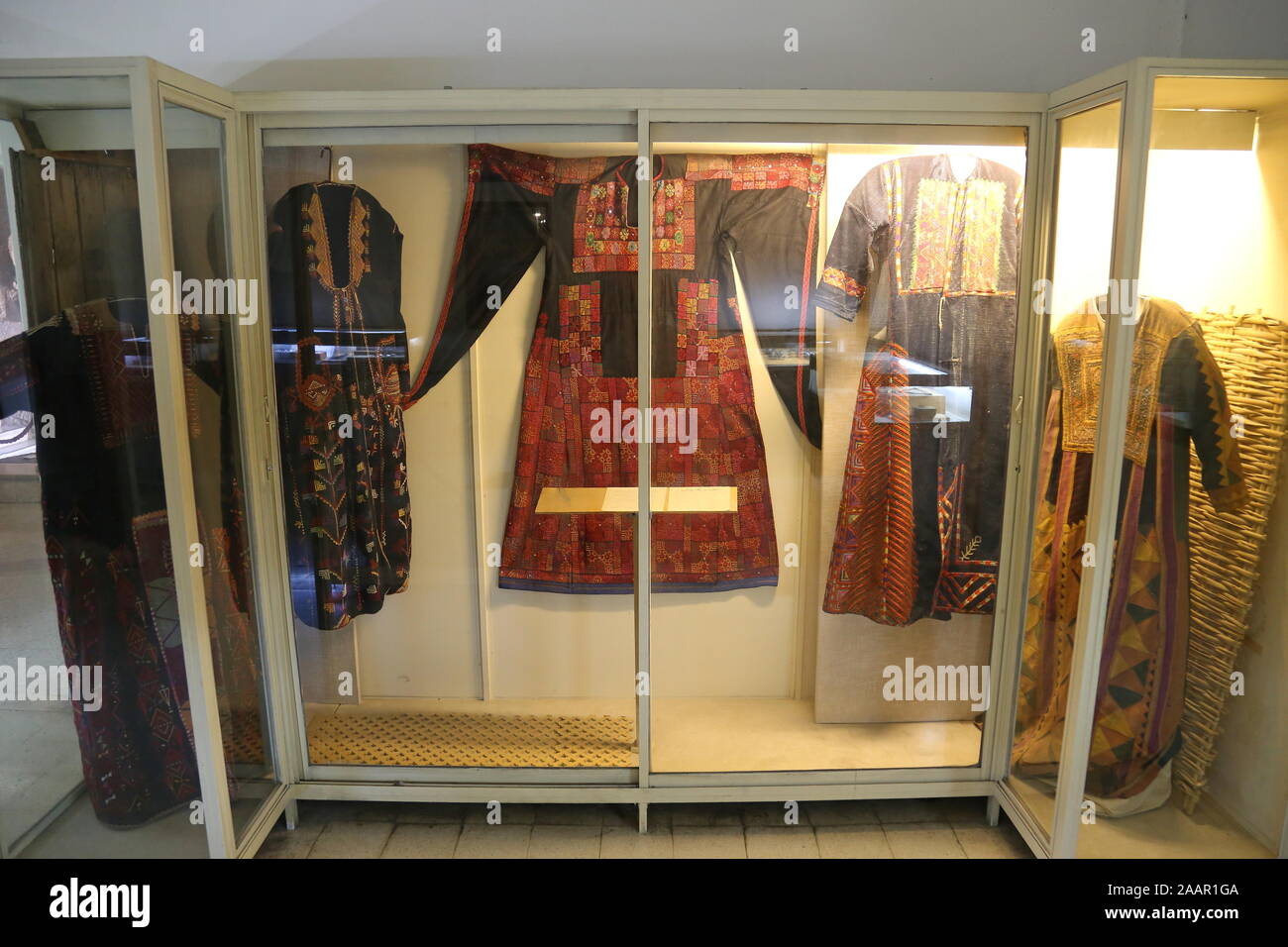 Traditionelle Kostüme, Jordan Museum of Popular Traditions, Roman Theatre, Al Hashemi Street, Amman, Jordan, Middle East Stockfoto