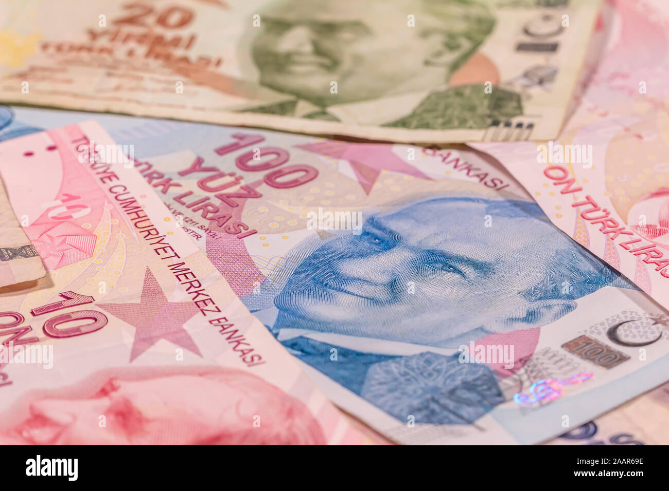Die Zusammensetzung der Türkischen Lira TL. Versuchen Sie Banknoten bieten große Möglichkeiten für die Illustration von Themen wie Handel, Banken, Medien, etc. Stockfoto