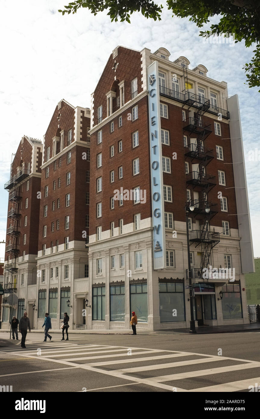 Fassade der Kirche von Scientology Information Center Gebäude auf dem Hollywood Boulevard Walk of Fame in Hollywood, USA. Stockfoto