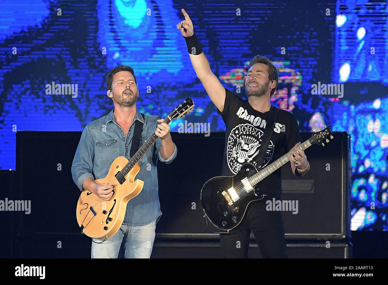 Rio de Janeiro, Brasilien, am 6. Oktober 2019. Die Gitarristen Chad Kroeger und Ryan Peake der Kanadischen Rockband Nickelback bei einem Konzert bei Rock in Rio 2019 Stockfoto