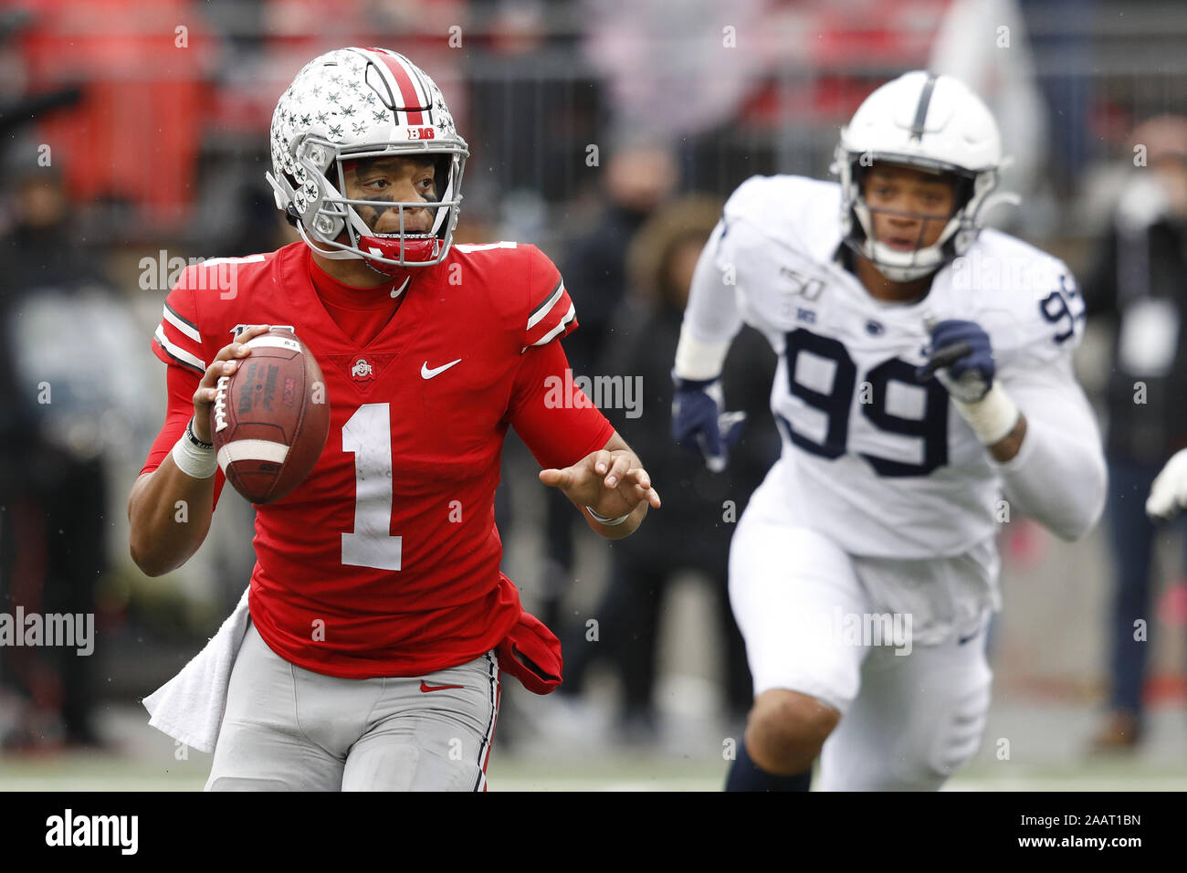 Columbus, USA. 23 Nov, 2019. Ohio Zustand Buckeye ist Justin Felder (1) Rollt gegen die Penn State Nittany Lions am Samstag, 23. November 2019 in Columbus, Ohio. Foto von Aaron Josefczyk/UPI Quelle: UPI/Alamy leben Nachrichten Stockfoto