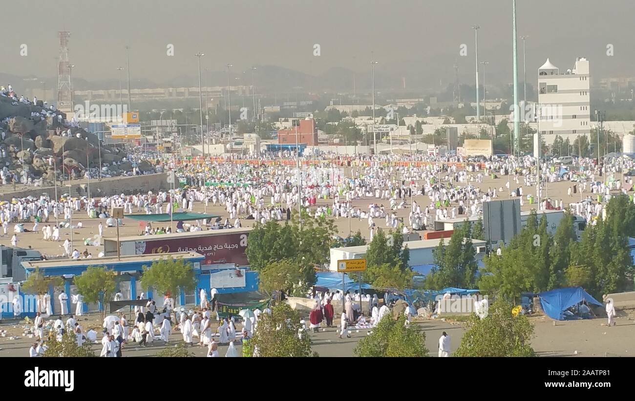 Mekka, Saudi-Arabien, September 2016., Muslime am Berg Arafat (oder Jabal Rahmah) in Saudi-Arabien. Dies ist der Ort, wo Adam und Eva nach der Met Stockfoto