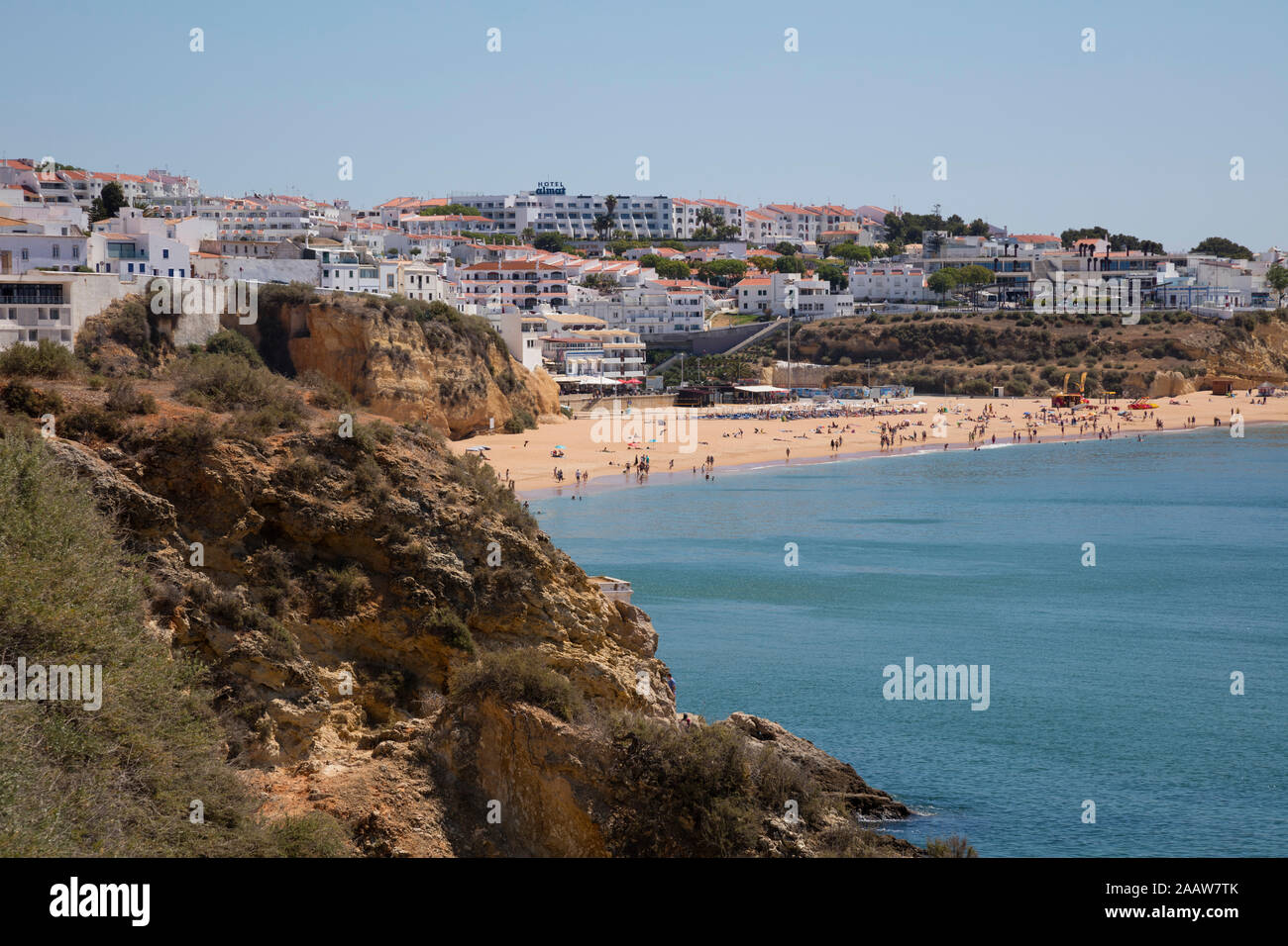 Einen malerischen Blick auf den Strand bei Albufeira, Algarve, Portugal Stockfoto
