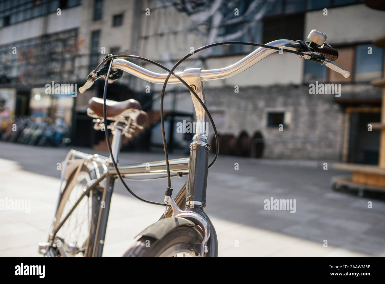 Vintage Fahrrad in der Stadt, in der Nähe von Stockfoto