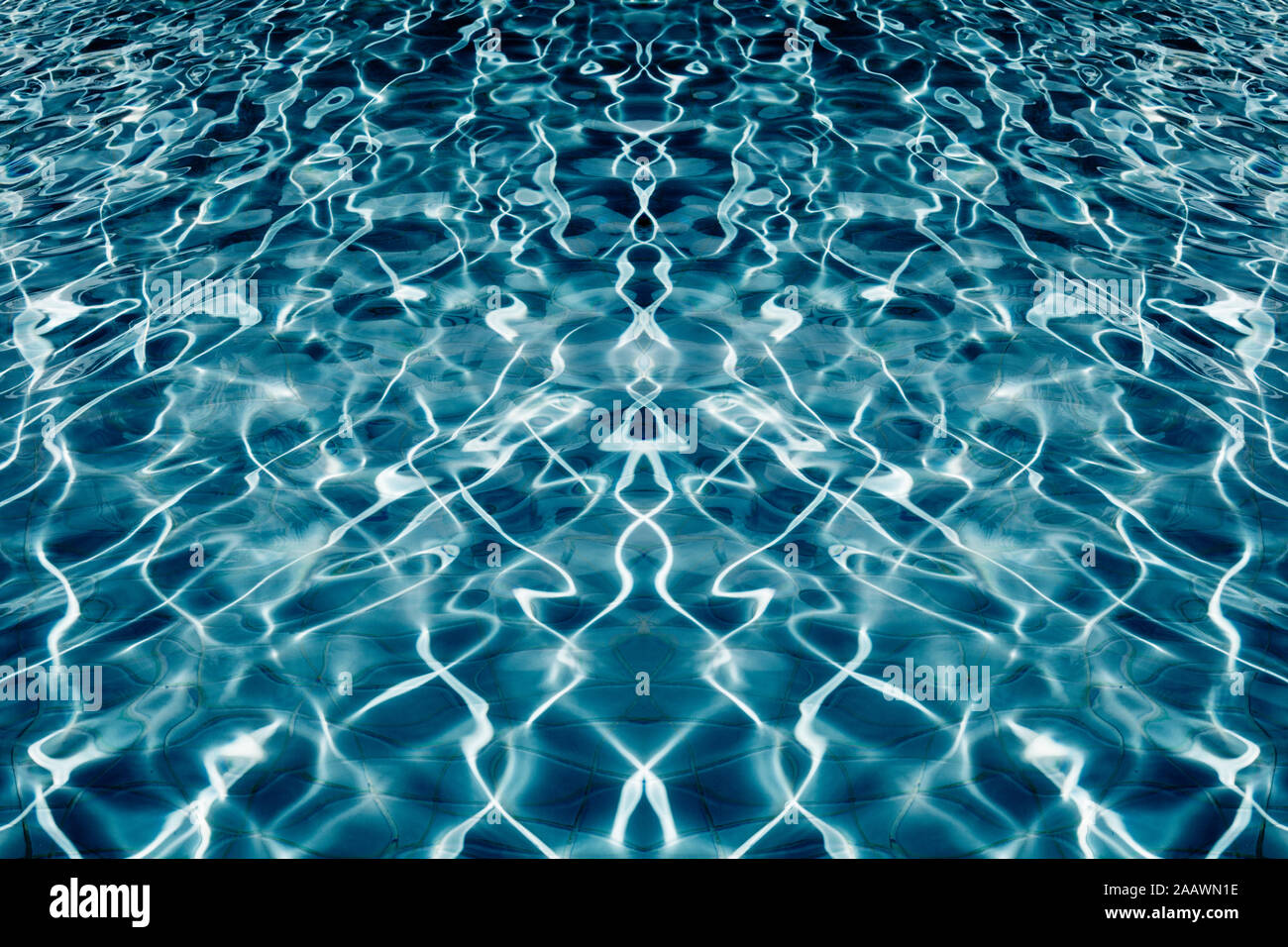 Wasser im Schwimmbad Stockfoto