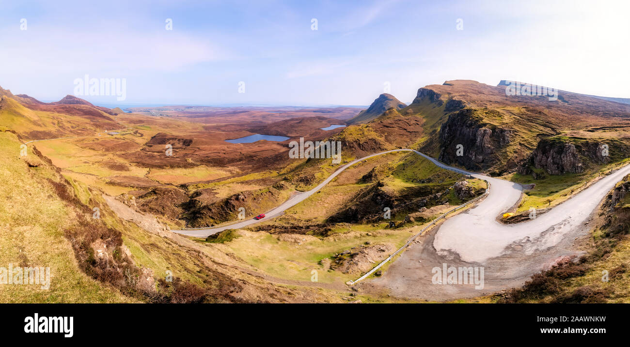 Panoramablick auf die Landschaft von Quiraing, Isle of Skye, Highlands, Schottland, UK gesehen Stockfoto