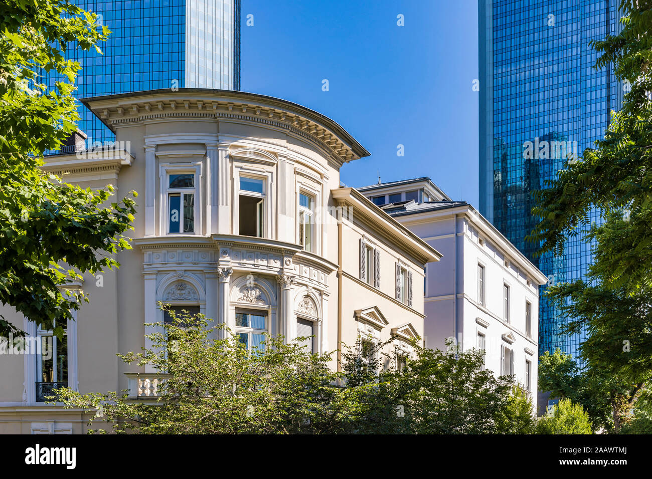 Die Außenansicht der Gebäude in Frankfurt, Deutschland Stockfoto