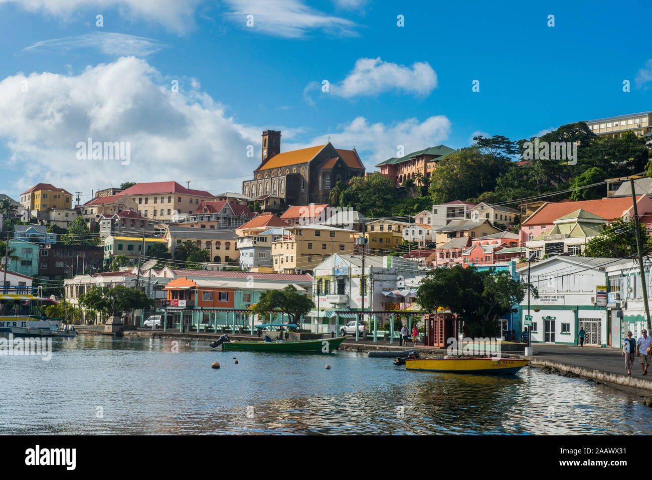 Hafen von St Georges gegen Himmel, der Hauptstadt von Grenada, Karibik Stockfoto