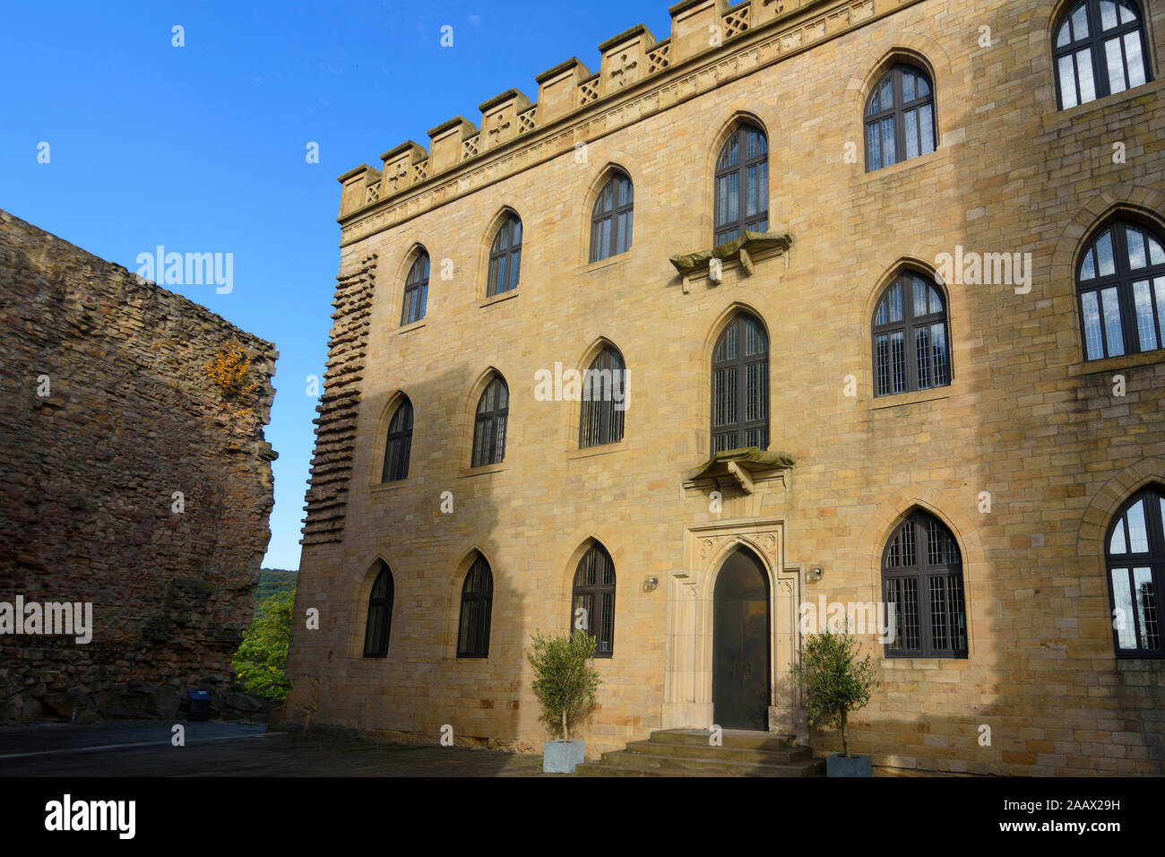 Neustadt an der Weinstraße: Hambacher Schloss (Hambacher Schloss) in Prüm, Deutsche Weinstraße, Rheinland-Pfalz, Rheinland-Pfalz, Deutschland Stockfoto