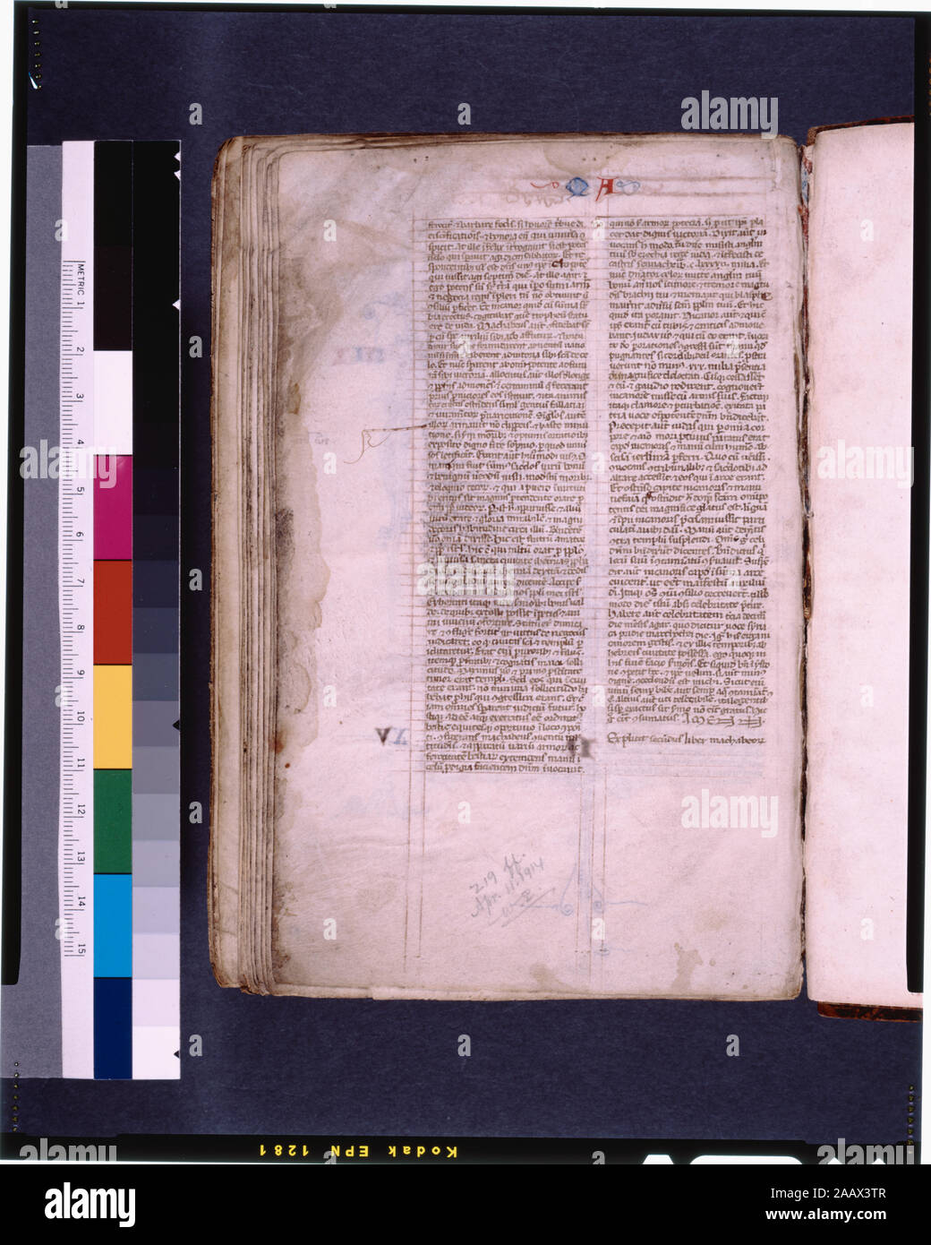 Explizite in De Ricci, Seymour, Volkszählung Handschriften des Mittelalters und der Renaissance in den Vereinigten Staaten und Kanada. New York. New York: H.W. Wilson, 1935; und Ergänzen, New York, N.Y.: Bibliographische Gesellschaft von Amerika, 1962. Besitz: Besitz 1715 von John Lord Percival, Baron von Burton. Später von John Perceval, vierten Grafen von Egmont. Verkauf von Braithwaite (1834). Verkauft (1836) zu A.A. Smets. Von der R.L. Stuart Sammlung (Nr. 13874), vermachte 1892. 1 Schreiber. 52 Zeilen in zwei Spalten, in brauner Tinte ausgeschlossen. Schlagworte, prickings gelegentlich sichtbar. De Ricci Orte dieses Manuskript in Stockfoto