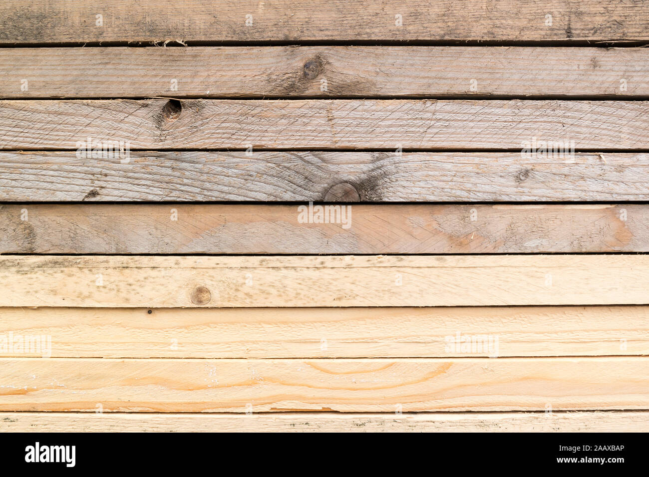 Close-up aus gestapelten Brettern für den Bau eines Hauses Stockfoto