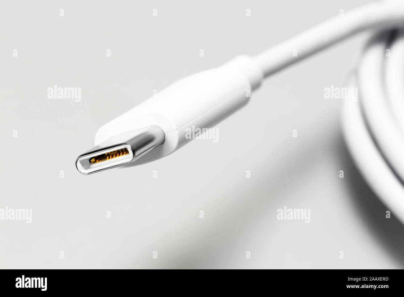 Weiß USB Typ C Stecker, auf einem weißen Hintergrund closeup Stockfoto