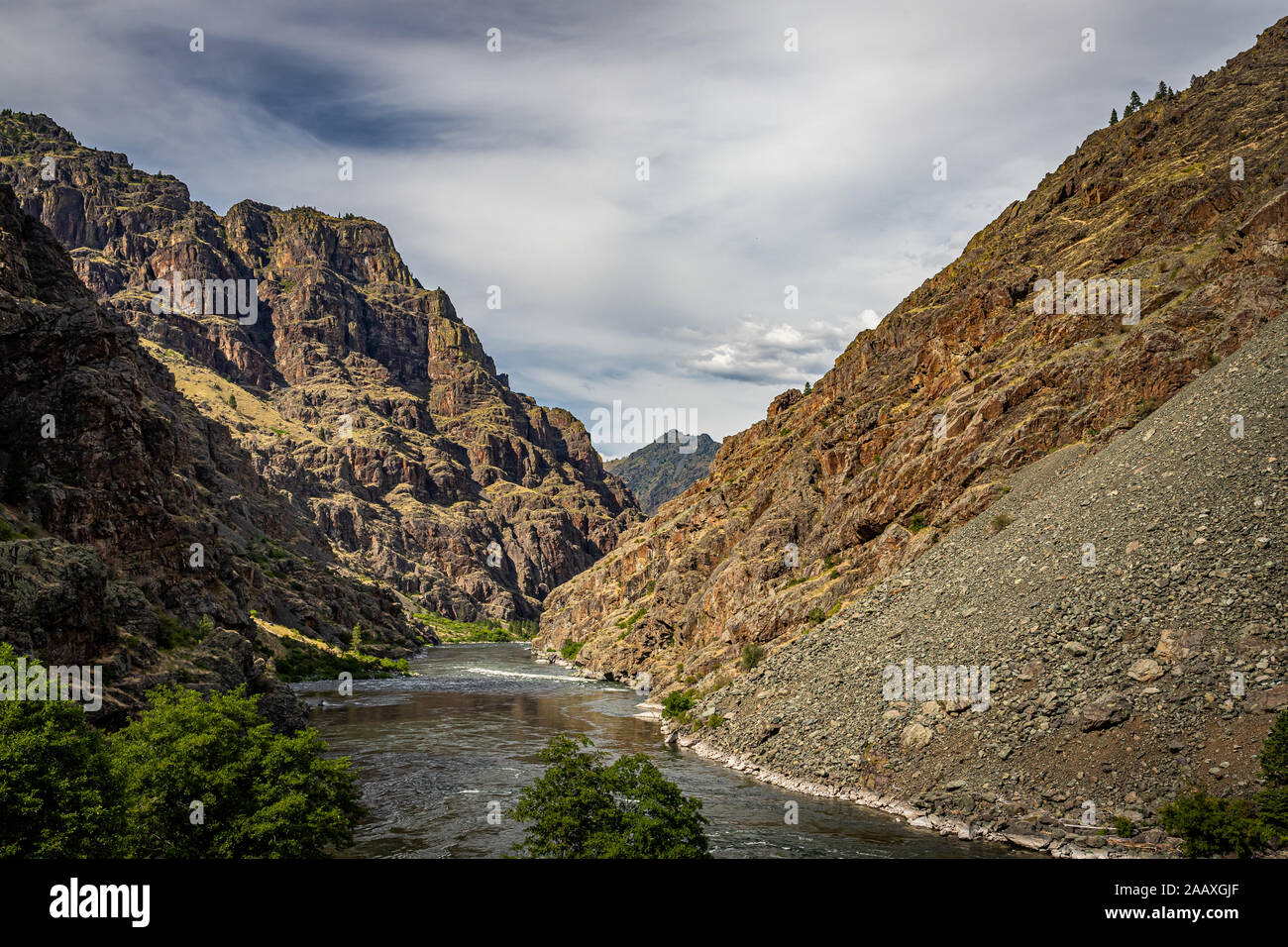 Eine Ansicht des Snake River an der Stateline von Idaho und Oregon Hells Canyon". Stockfoto