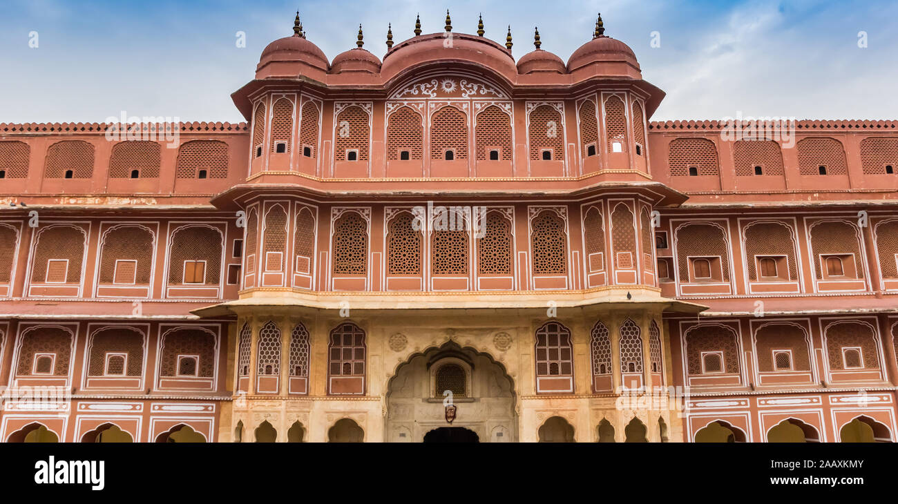 Panorama der Chandra Mahal Gebäude an die Stadt Palast in Jaipur, Indien Stockfoto