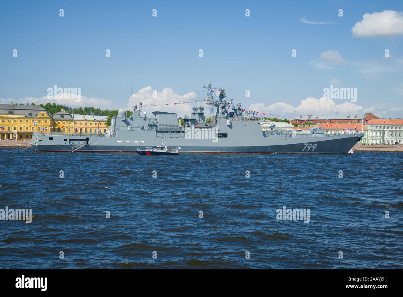 ST. PETERSBURG, Russland Juli 30, 2017 Admiral Makarov Fregatte der