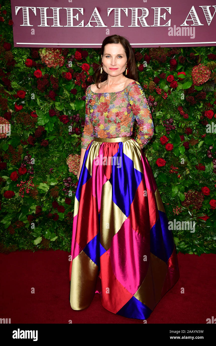 Kate Fleetwood die Teilnahme an der 65. Evening Standard Theater Awards an das London Coliseum, London statt. Stockfoto