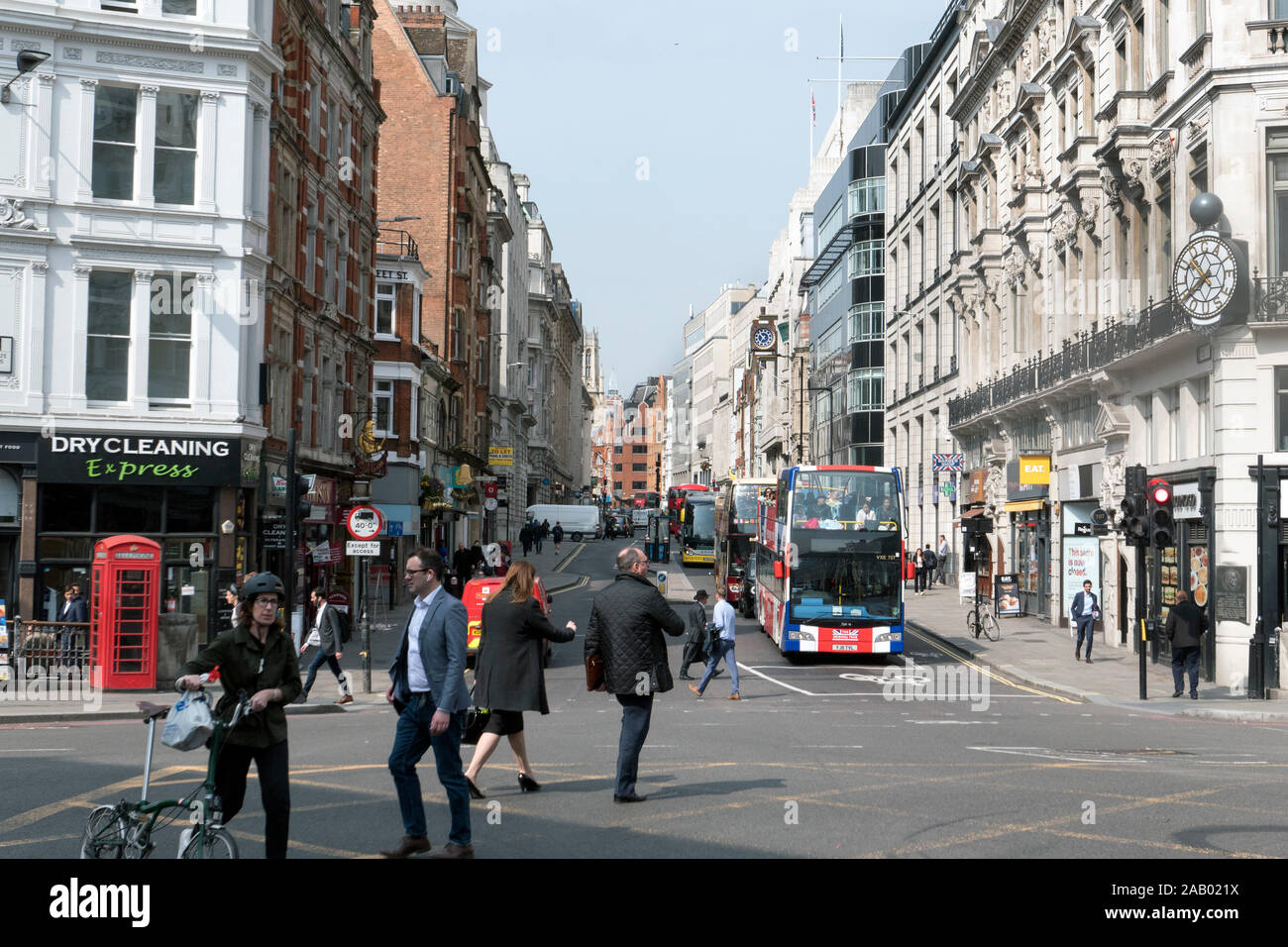 Fleet Street ehemalige Heimat der meisten der nationalen britischen Zeitungen London England Stockfoto