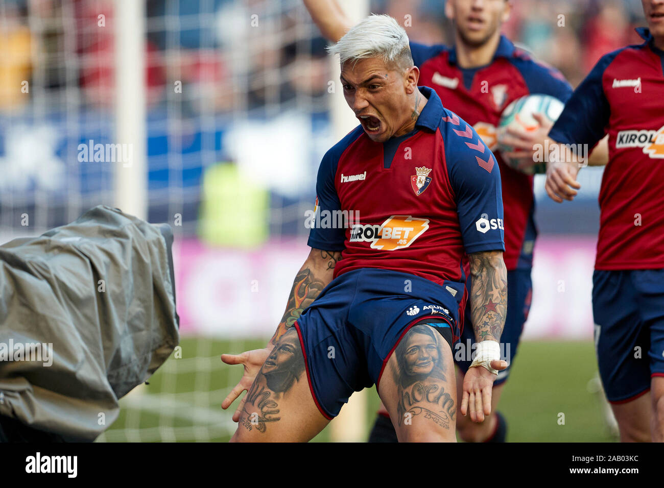 Chimy Avila (vorwärts; CA Osasuna) feiert ein Ziel während der spanischen Fußball der Liga Santander, Übereinstimmung zwischen CA Osasuna und Atletic Club Bilbao an der Sadar Stadium, in Pamplona (Endstand; CA Osasuna 1:2 Club Atletic Bilbao) Stockfoto