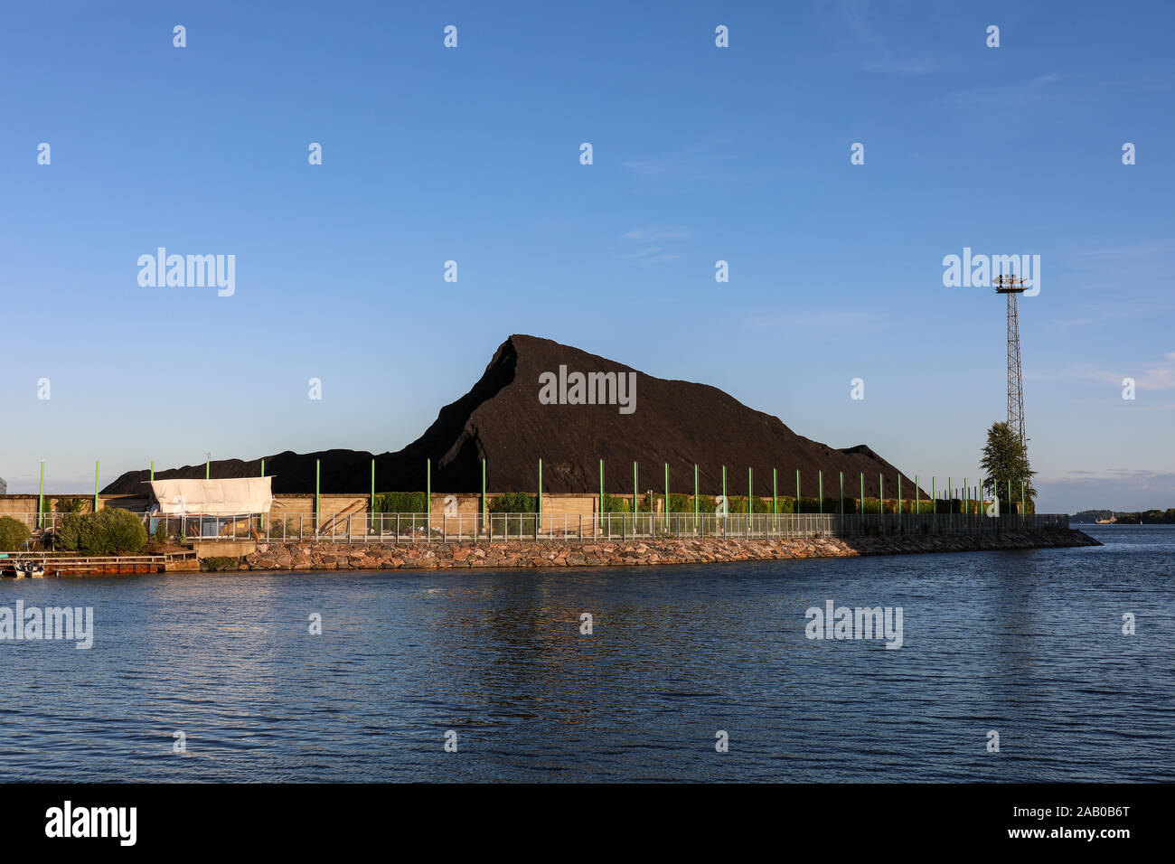 Hanasaari Power Plant Kohle Lager in Helsinki, Finnland Stockfoto