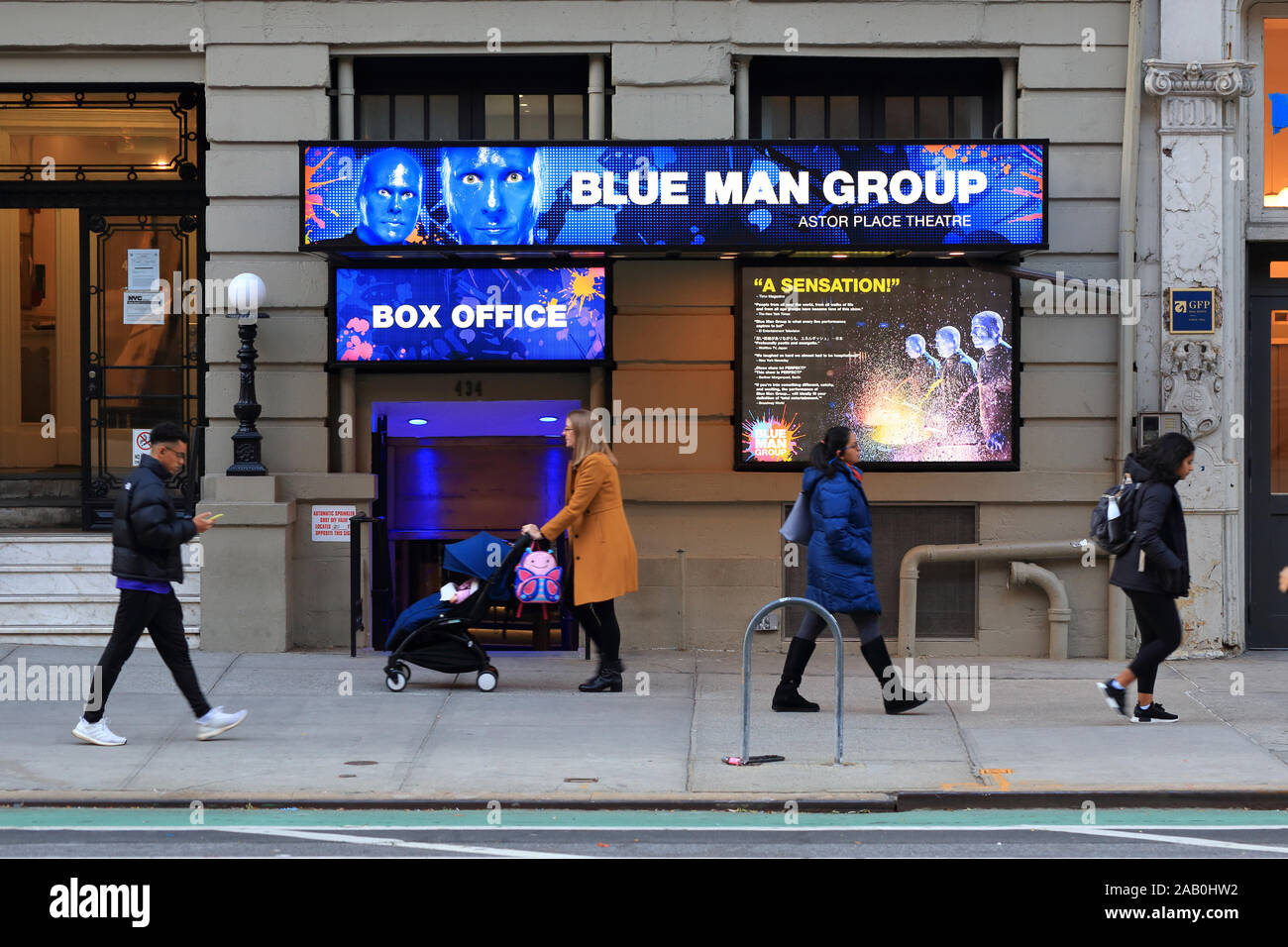 Blue Man Group im Astor Place Theatre, New York, NY Stockfoto