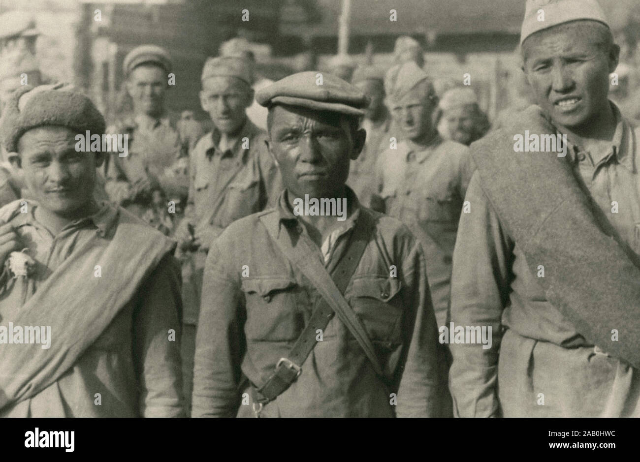Foto von sowjetischen Kriegsgefangenen im Sommer 1941 Nach der deutschen Invasion der Sowjetunion. Stockfoto