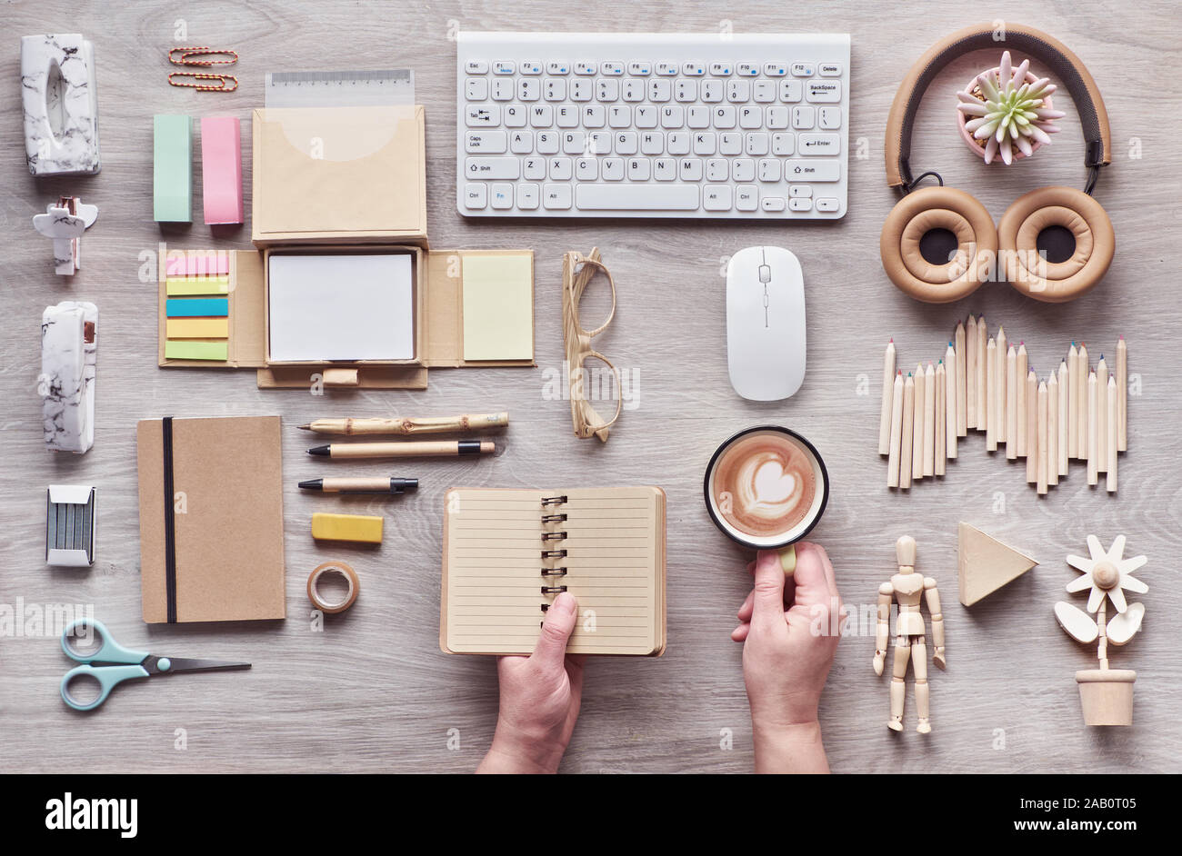 Konzept flach mit modernen Bürobedarf von umweltfreundliche nachhaltige Materialien ohne Single Kunststoff, um Abfall zu reduzieren und aus Eigen organisieren Stockfoto