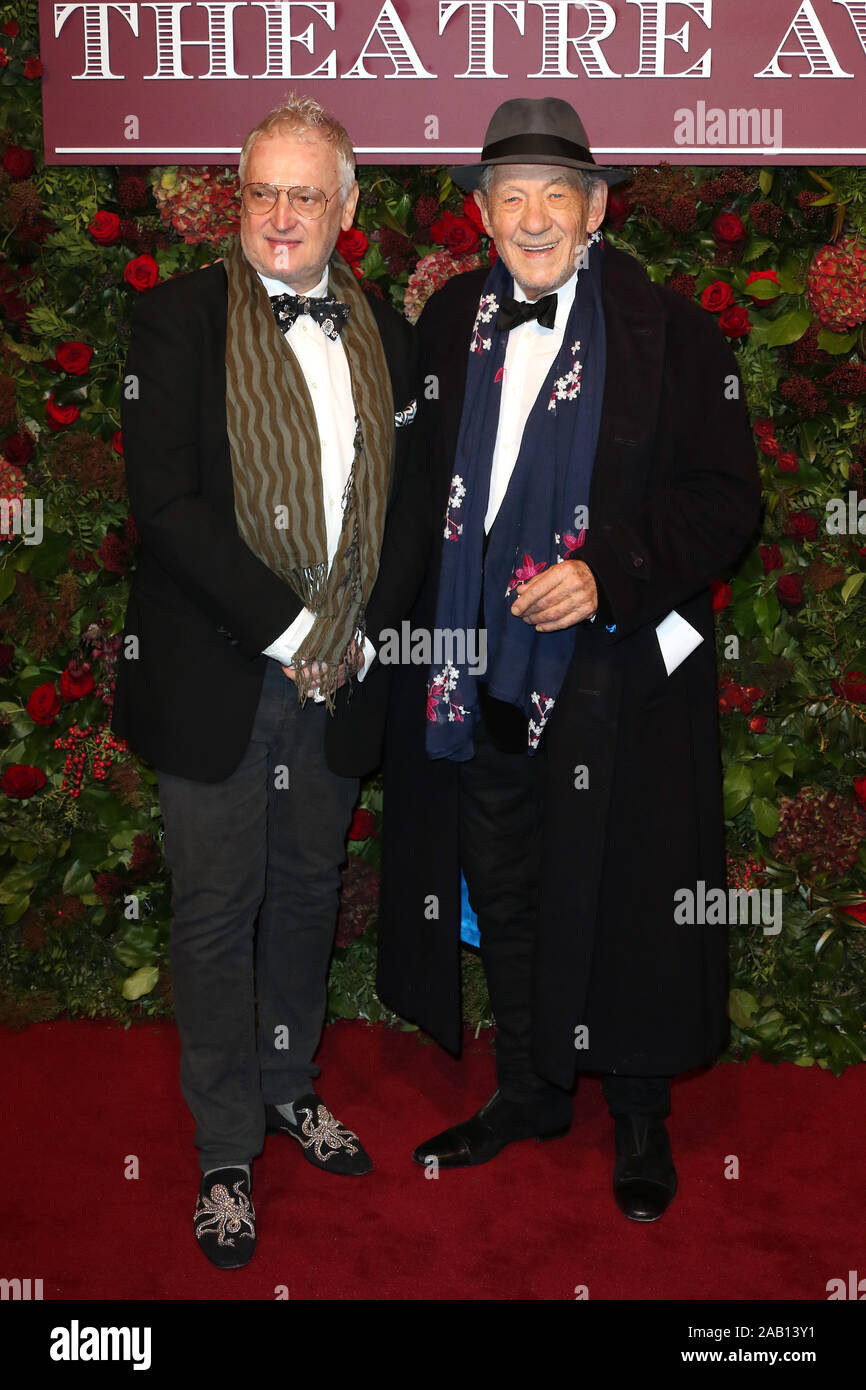 Sean Mathias und Ian McKellen, Evening Standard Theater Awards, London Coliseum, London, Großbritannien, 24. November 2019, Foto von Richard Goldschmidt Stockfoto