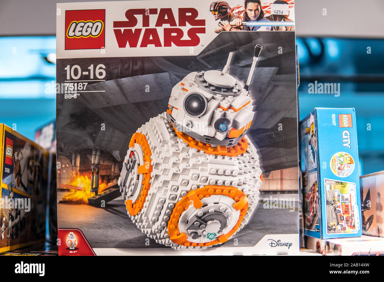 BB-8 Lego Star Wars, der Letzte Jedi, BB8, Disney, für Kinder im Alter von 10-16, 75187, Box im Shop Anzeige zum Verkauf Stockfoto