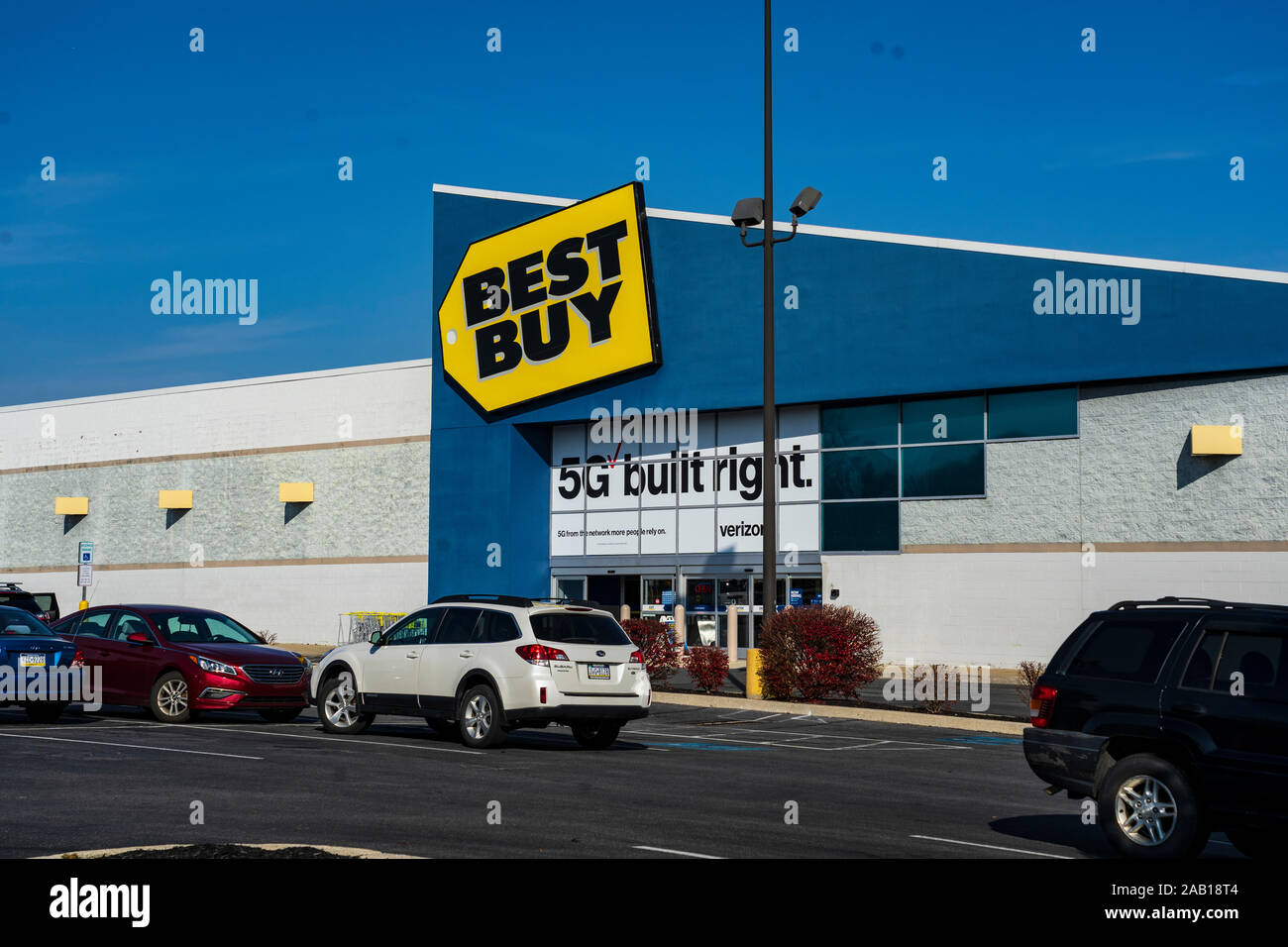 Wyomissing, PA USA - November 21, 2019: Best Buy ist ein großer amerikanischer Elektrofachmarkt mit 1.000 Standorten in den USA, Kanada und Mexiko Stockfoto