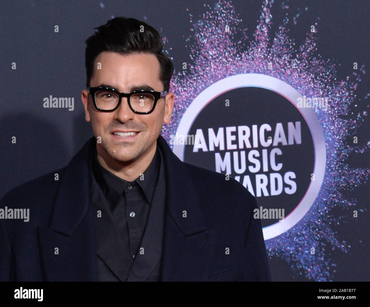 Los Angeles, USA. 24 Nov, 2019. Schauspieler Daniel Levy kommt für die 47. jährlichen American Music Awards, die in den Microsoft Theater in Los Angeles am Sonntag, 24. November 2019. Foto von Jim Ruymen/UPI Quelle: UPI/Alamy leben Nachrichten Stockfoto