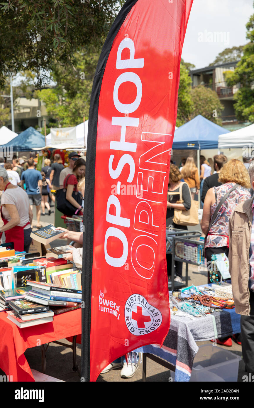 Australische rote Kreuz fundraising im Avalon Beach Market day in Sydney, Australien Abschaltdruck Stockfoto