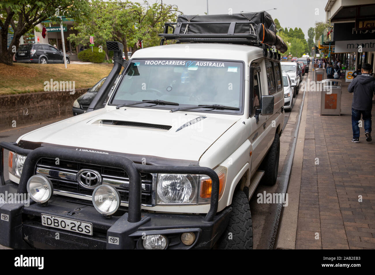 Toyota Land Cruiser Troop carrier troopy in Wentworth Falls in den Blue Mountains National Park geparkt, New South Wales, Australien Stockfoto