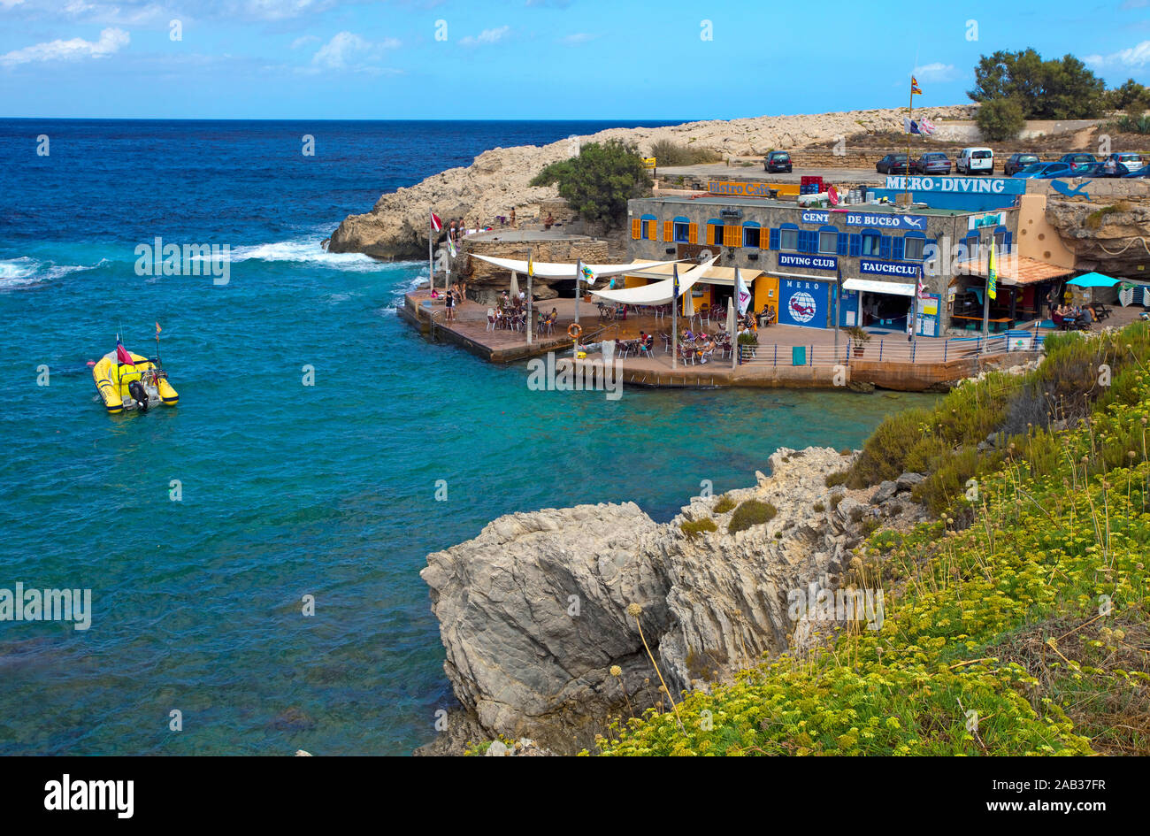 Tauchschule Mero Diving an der idyllischen Bucht Cala Lliteras, Cala Ratjada, Mallorca, Balearen, Spanien Stockfoto