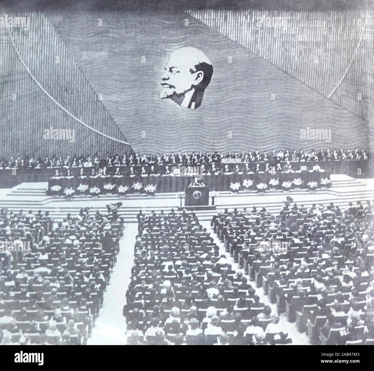 Rede von L.i. Breschnew auf dem XVII. Kongress der Komsomol in Moskau 1974. Stockfoto