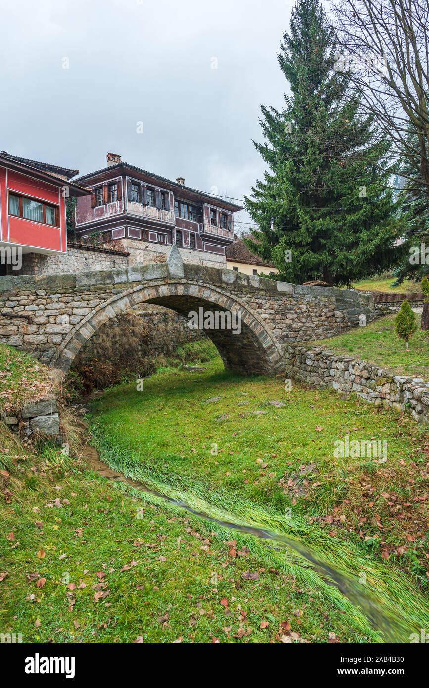 Koptivshtitsa, Bulgarien - Die steinerne Brücke, wo der erste Schuss des Aufstandes 1876 gefeuert wurde, die meisten Kalachev Stockfoto