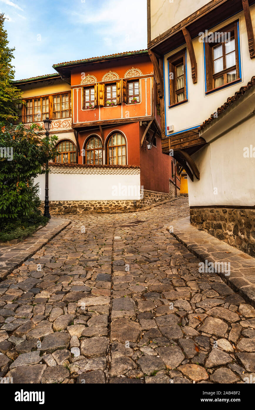 Typische Architektur aus der Altstadt von Plovdiv, Bulgarien, historischen mittelalterlichen Häusern. Alte Stadt ist UNESCO-Welterbe Stockfoto
