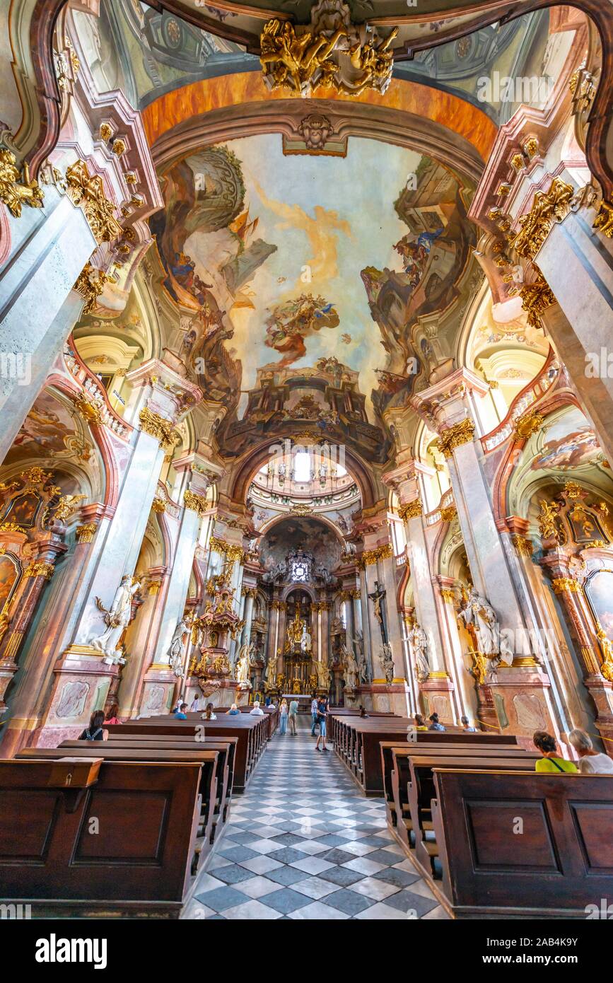 Interieur, dekoriert die Russisch-orthodoxe Kirche St. Nikolaus, Mala Strana, Prag, Böhmen, Tschechien Stockfoto