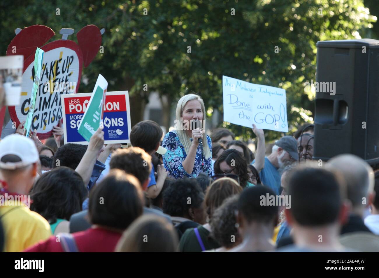 Peking, DC, USA. 1. Juni 2017. Eine Demonstration statt, gegen die Entscheidung der US-Präsident Donald Trump aus der Pariser Abkommen vor dem Weißen Haus in Washington, DC, 1. Juni 2017 zurückzuziehen, zu protestieren. Credit: Yan Liang/Xinhua/Alamy leben Nachrichten Stockfoto
