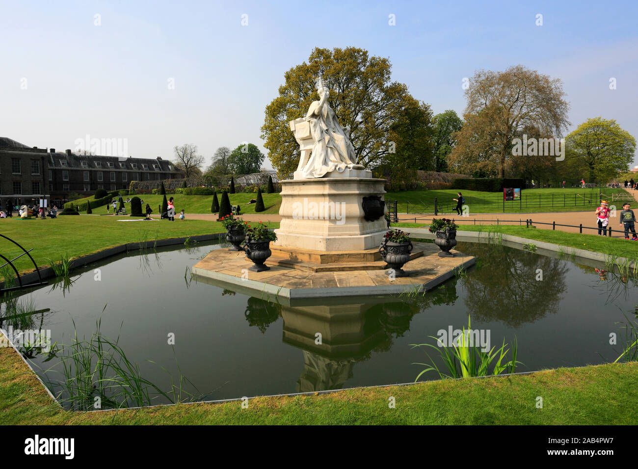 Die Queen Victoria Memorial, Kensington Palace, Kensington Gardens, die Royal Borough von Kensington und Chelsea, London, England Stockfoto