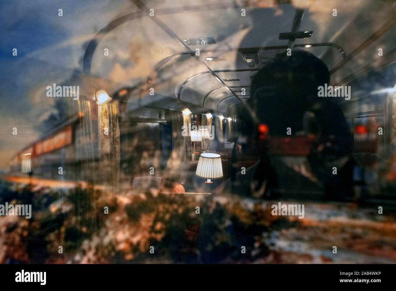 Portrait Dekoration im Inneren des Rovos Rail Luxuszug Reisen zwischen Kapstadt und Pretoria in Südafrika Stolz von Afrika wunderschön umgebaut. C Stockfoto