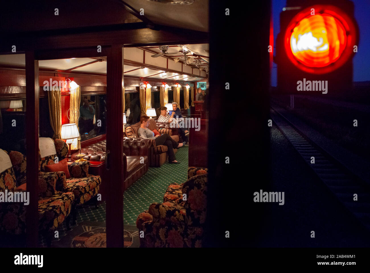 Die Rovos Rail Luxuszug Reisen zwischen Kapstadt und Pretoria in Südafrika Stolz von Afrika schön Classic umgebaut Zug, der Form par Stockfoto