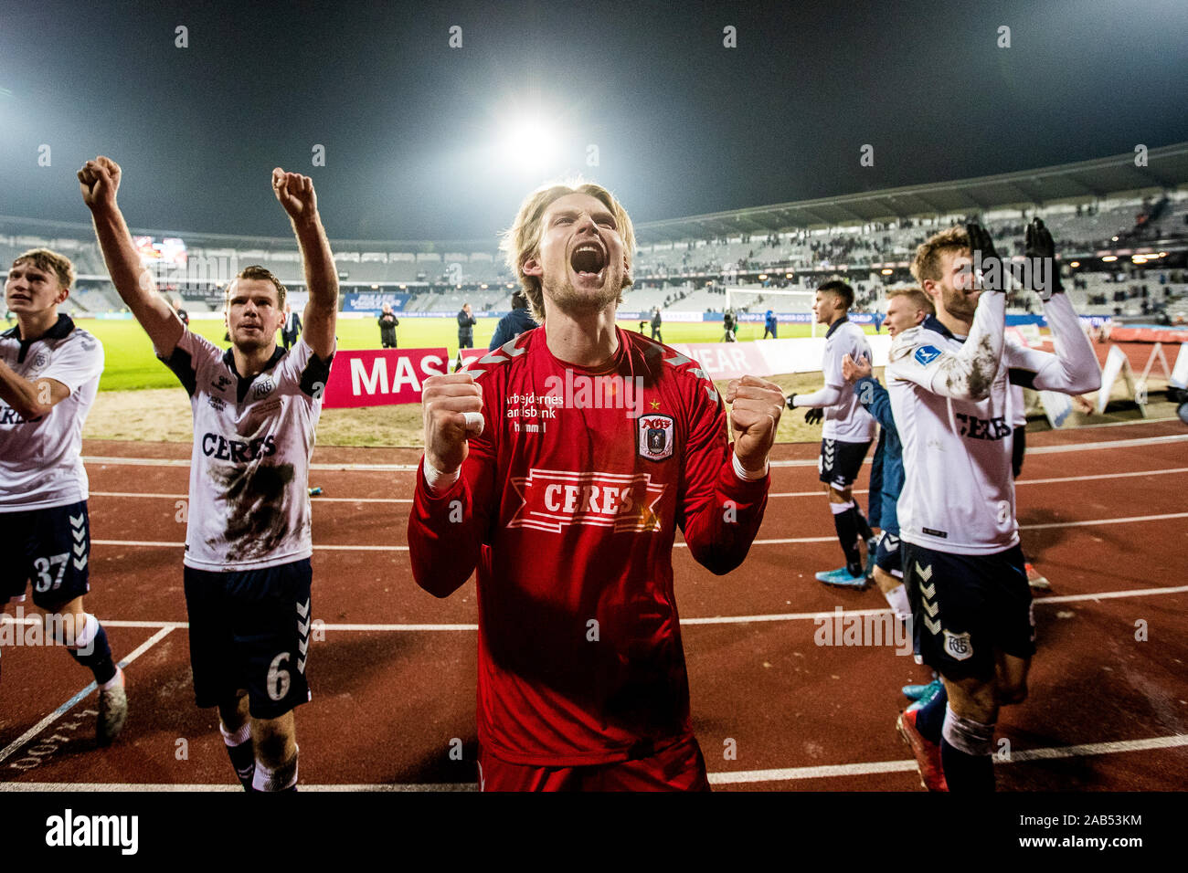 Aarhus, Dänemark. 24 Nov, 2019. Torwart William Eskelinen (1) der AGF nach dem 3F Superliga Match zwischen AGF und Bröndby IF an Ceres Park in Aarhus gesehen. (Foto: Gonzales Foto/Alamy leben Nachrichten Stockfoto