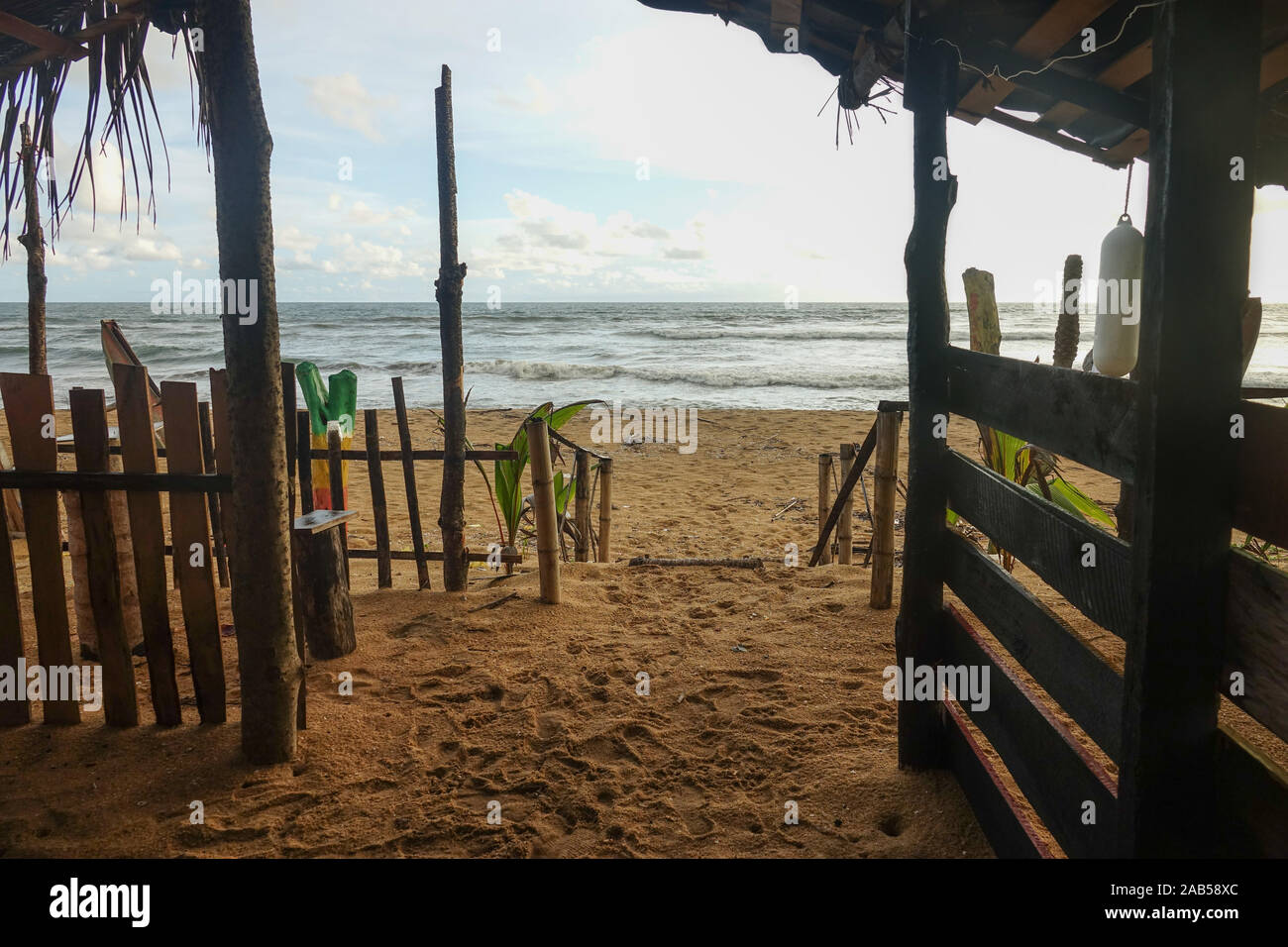 Bungalow am tropischen Strand in Sri Lanka Stockfoto