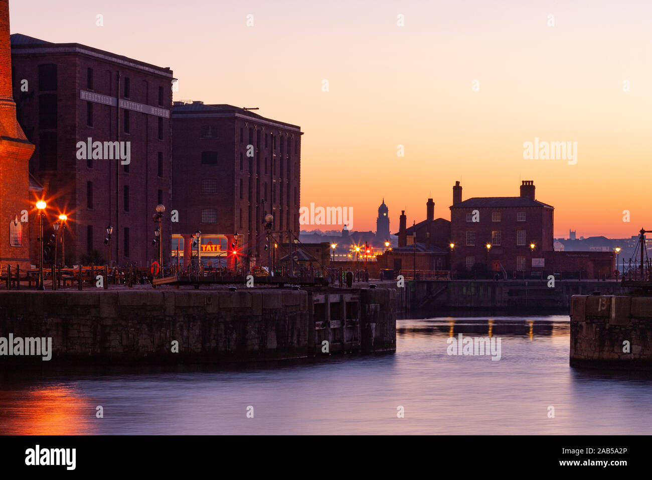 Liverpool. England. 02.11.08. Das Albert Dock in Liverpool in Merseyside im Nordwesten von England. Dieser Teil der Stadt ist ein UNESCO nicht Stockfoto