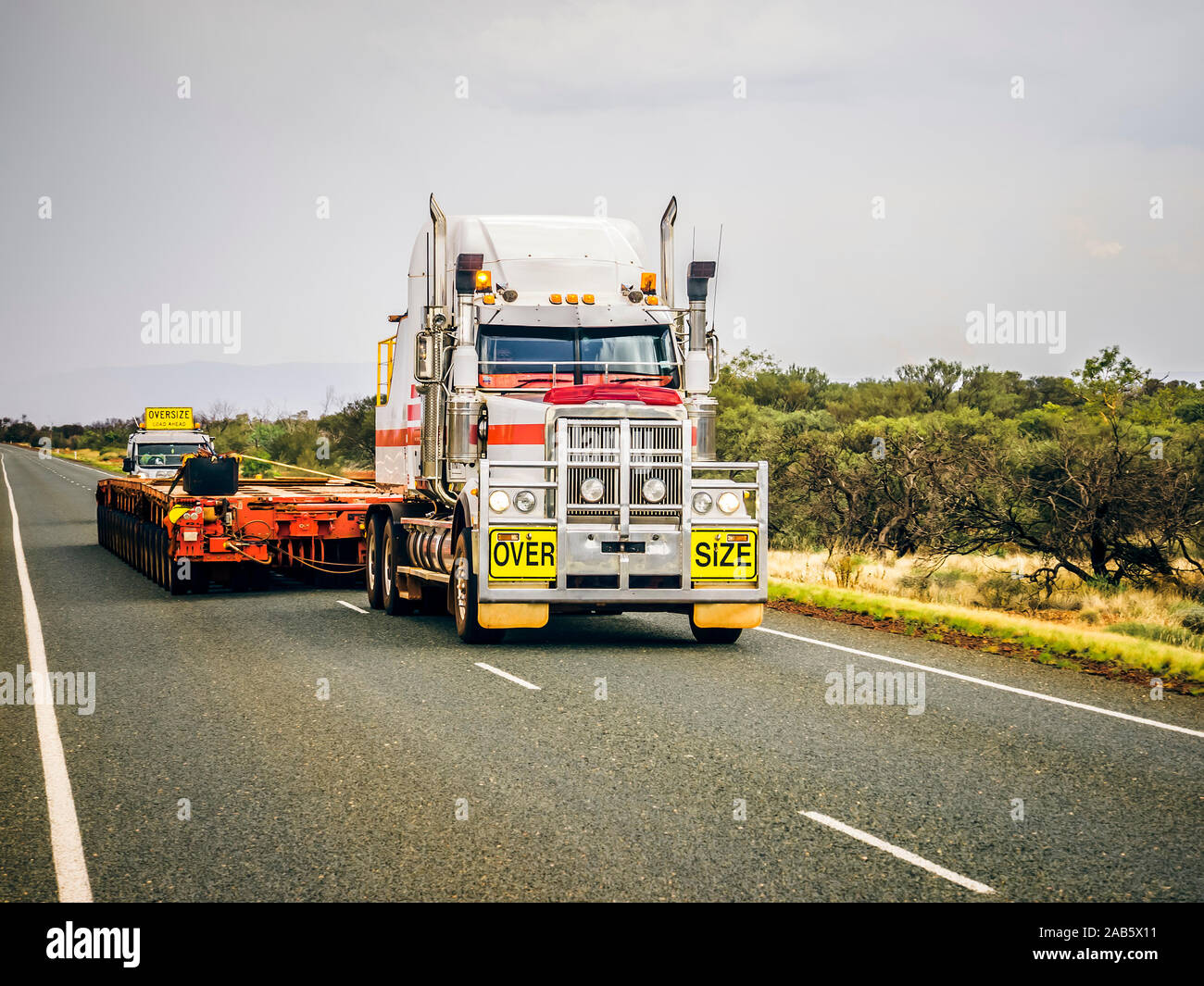 Ein Lkw in Uebergroesse in Australien Stockfoto